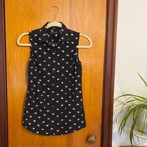 Banana Republic Navy Blue Sleeveless Button-Down Shirt w/ Small Flowers - Size 0